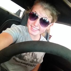 Meet your Posher, Becca